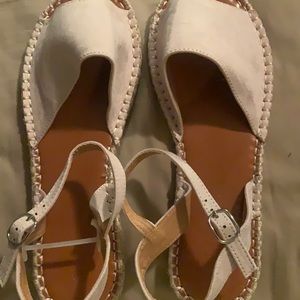 Wild Diva size 9 sandals